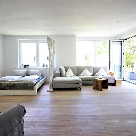 Private Wellnessvilla - Private Sauna & Garden * Wurzburg